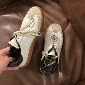 Isabel Marant Beth sneaker in black/white/tan. Size 39.